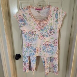 August Moon Capri Pajama Set.  Like New..never worn.  Size M.